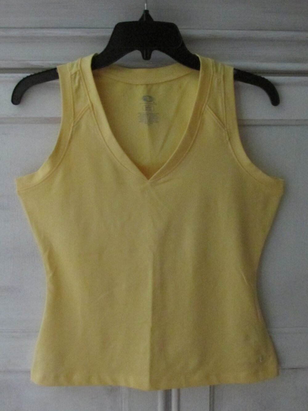 ATHLETIC WORKS WOMEN'S SIZE M (8 / 10) V NECK TANK TOP YELLOW SLEEVELESS SHIRT
